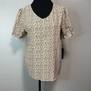 NEW Women’s VNeck Puff Sleeve Pink & Brown Heart Print Top Size Large